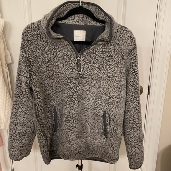 Thread & Supply Wubby Fleece Pullover - Picture 3 of 4